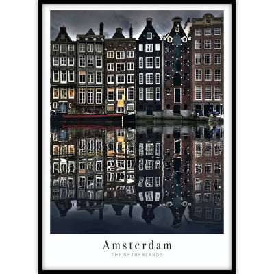 Stijlvolle ingelijste poster van prachtige huisjes aan de karakteristieke Amsterdamse grachten.