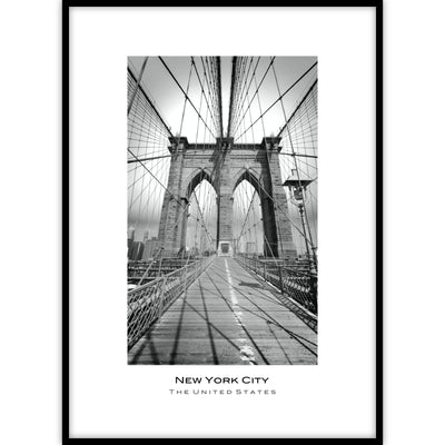 Stijlvolle ingelijste poster met een prachtige zwart-wit foto van de Brooklyn Bridge in New York.